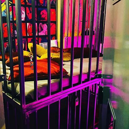 Secret Room Votre Love Room Coquine Et Insolite En Espace Privatif A Tournai Zewnętrze zdjęcie