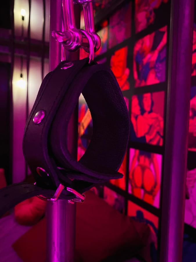 Secret Room Votre Love Room Coquine Et Insolite En Espace Privatif A Tournai Zewnętrze zdjęcie
