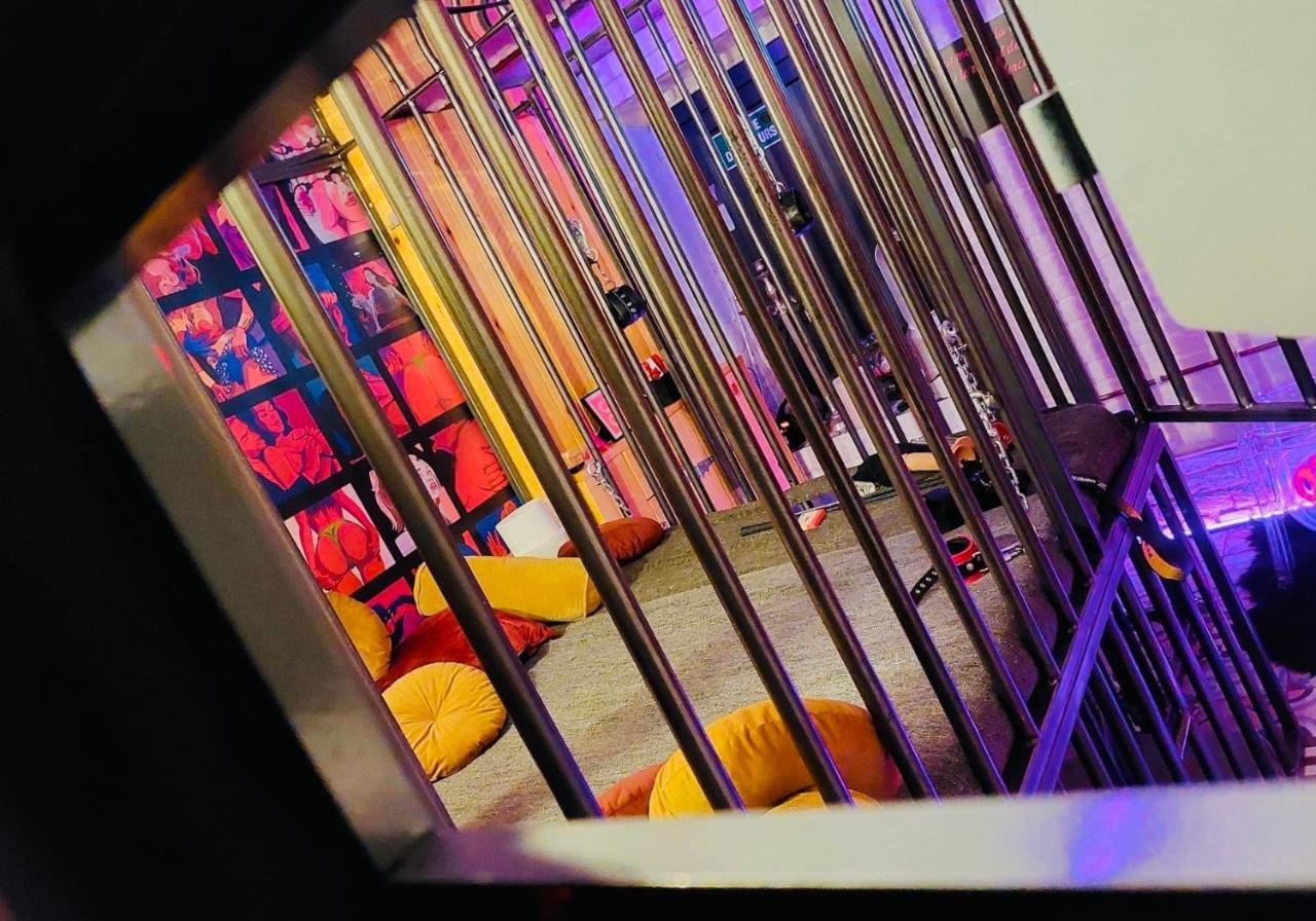 Secret Room Votre Love Room Coquine Et Insolite En Espace Privatif A Tournai Zewnętrze zdjęcie